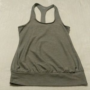 2xu small medium grey top